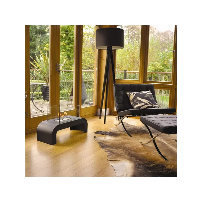 Chimenea de etanol en el suelo del salón Color Negro