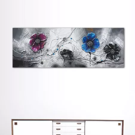 Cuadro panorámico de flores sobre fondo negro