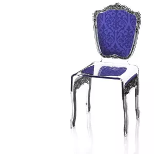 Silla barroca de plexiglás transparente