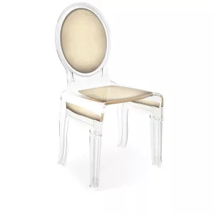 Dieciséis sillas transparentes de plexiglás