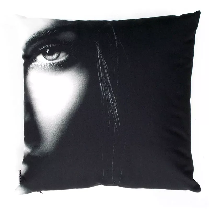 Cojín blanco y negro con estampado de cara de mujer Tamaño Petit